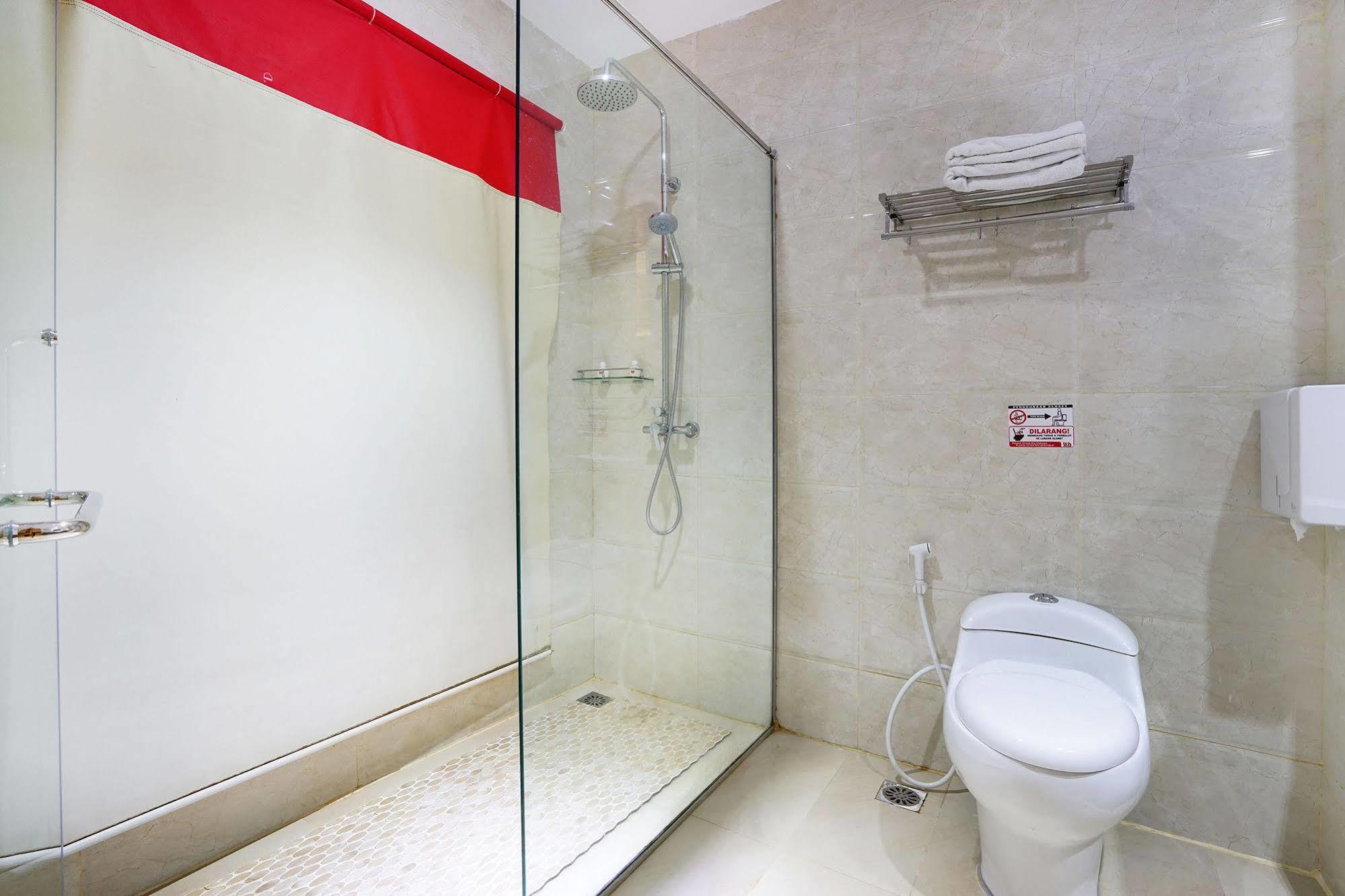 Zen Rooms Near Bcs Mall Penuin Batam Eksteriør bilde