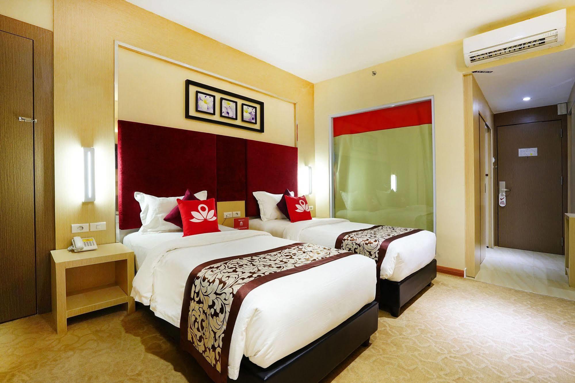 Zen Rooms Near Bcs Mall Penuin Batam Eksteriør bilde