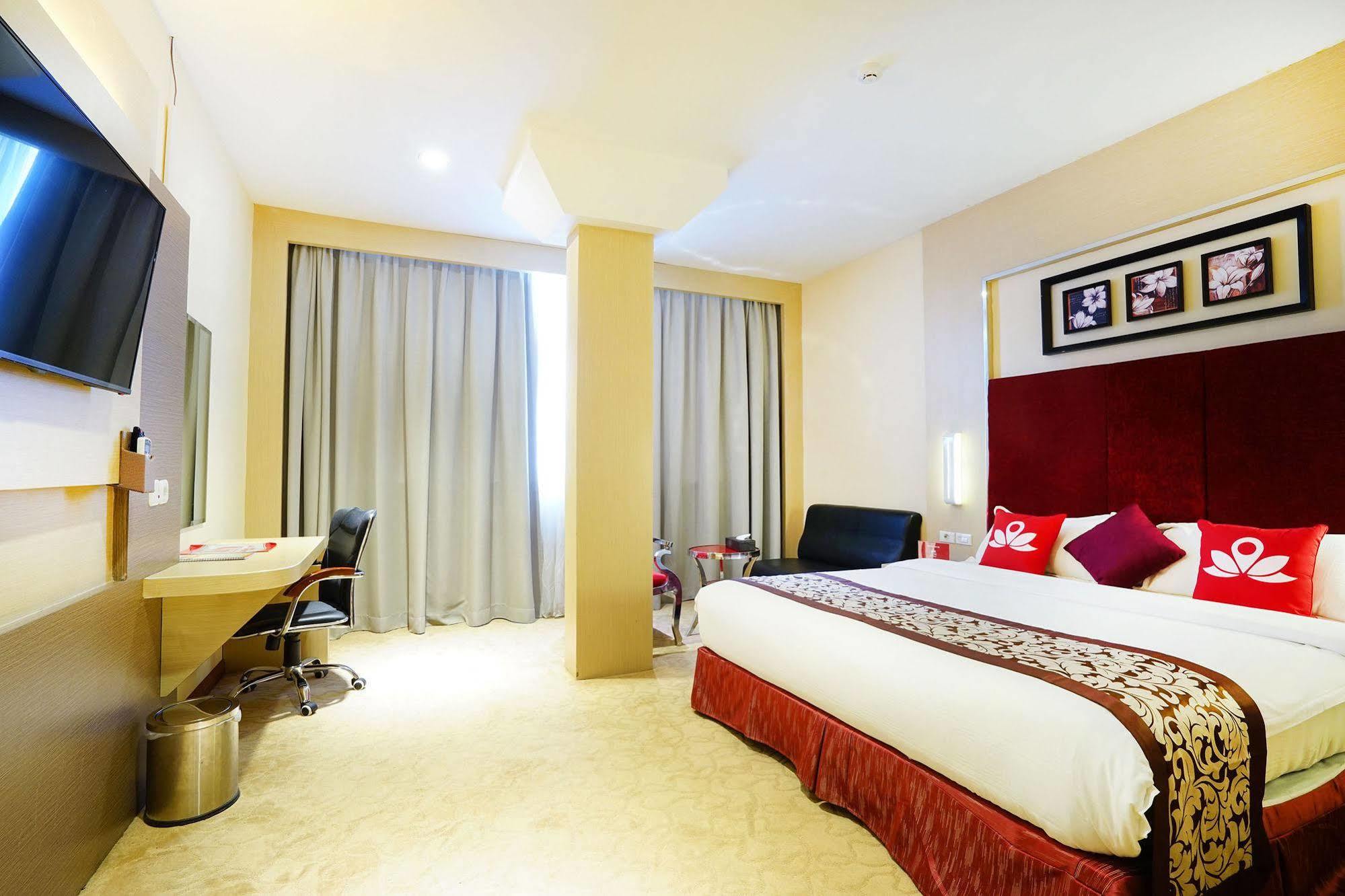 Zen Rooms Near Bcs Mall Penuin Batam Eksteriør bilde